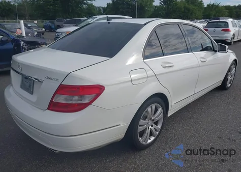 2011 Mercedes-Benz C 300 Luxury 4Matic/Sport 4Matic из США, поврежденный, VIN WDDGF8BB6BR165937